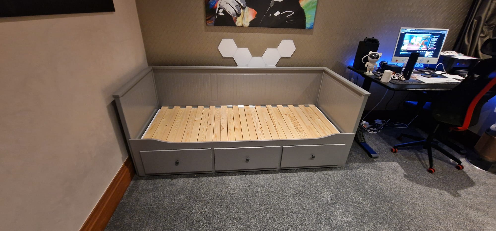 Bed with storage drawers